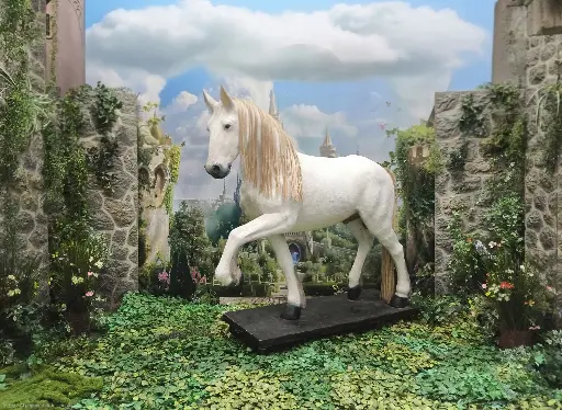 Horse White life size