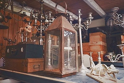 Hurricane lamp, square