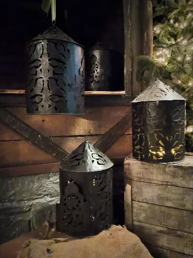 Candle-Light-House