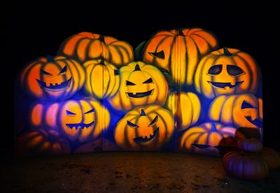 Screen a Big Pile of Pumpkins in  Fluo