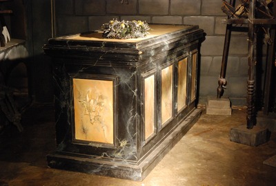 Tomb, Marble, Black & Beige 