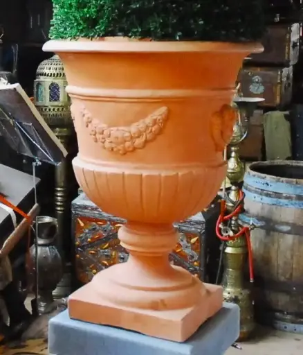 Vase, terra-cotta, Clock-like with face